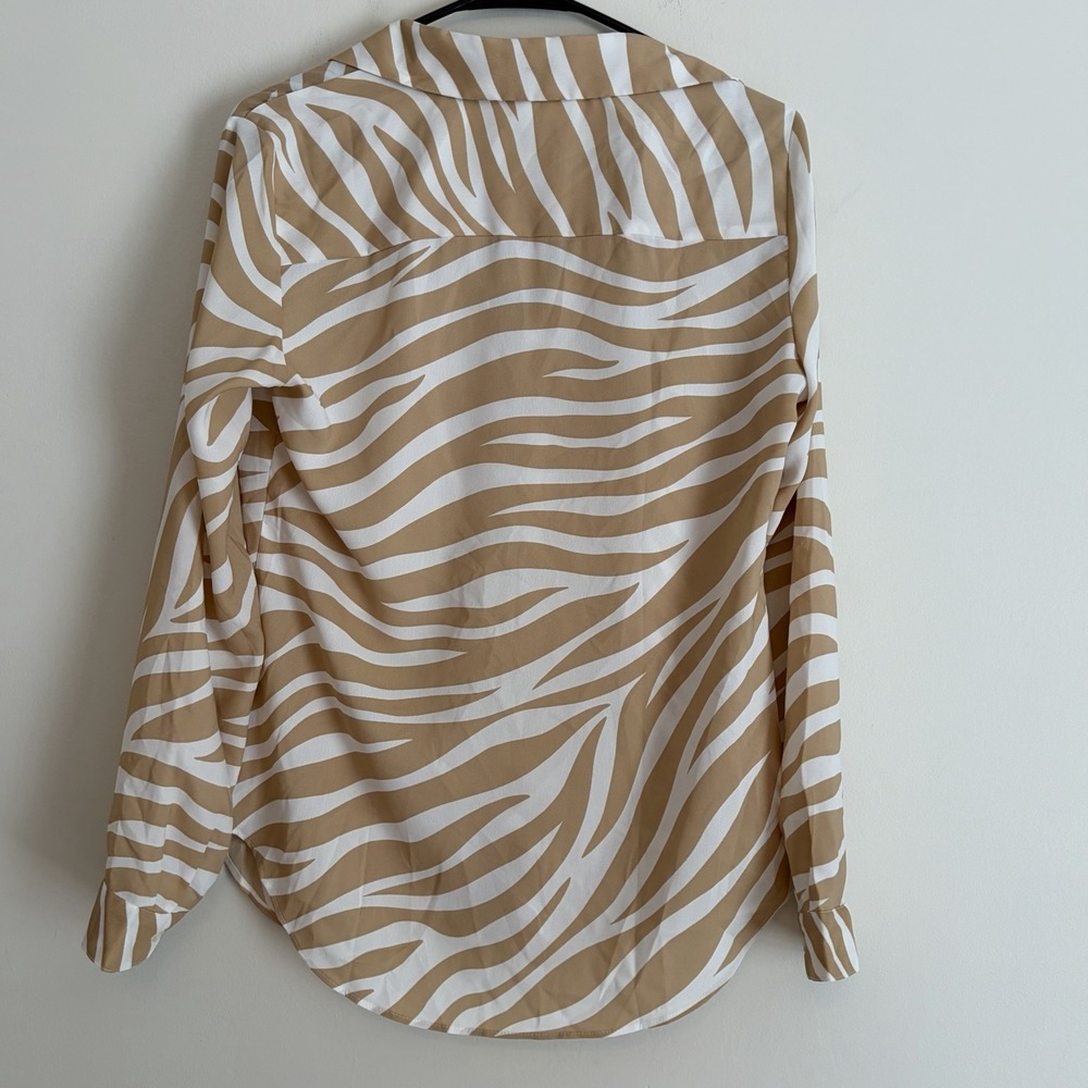 NWT Ann Taylor Button Down Shirt Collared Blouse Tan white Small Animal Print - Picture 2 of 4